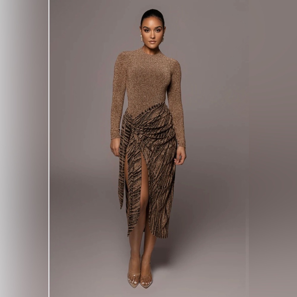 GOLD/BLACK UNTAMED SLIT DRESS